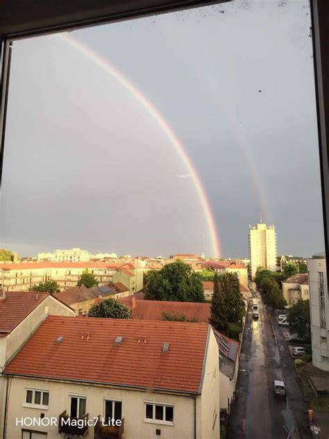 eső után megjelenő szivárvány