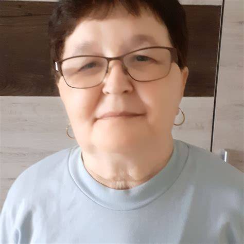 boldog ember felhők között illusztráció