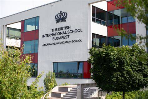 International School of Budapest kampusz és tantermek