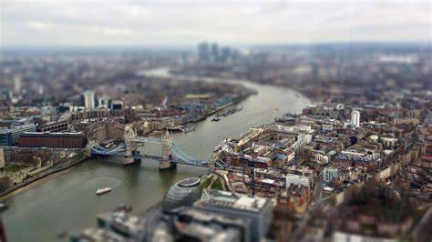 Temze London Docklands látképe