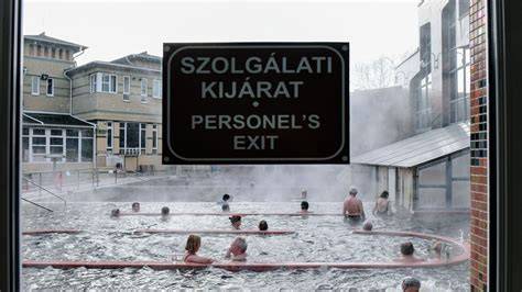 Budapesti termálfürdő szecessziós medencével