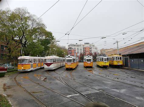 városi közlekedés kerékpárral és autóval