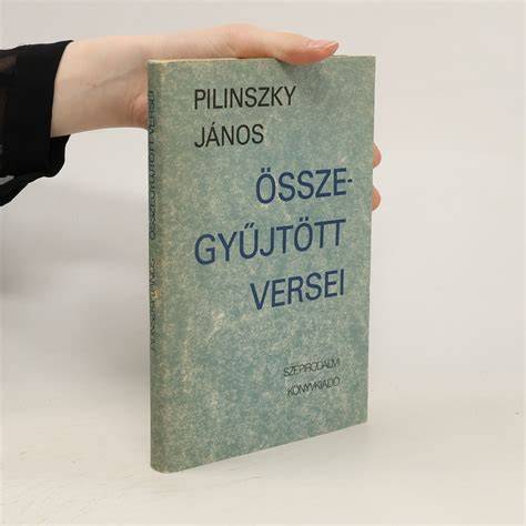 Pilinszky János portréja könyvvel