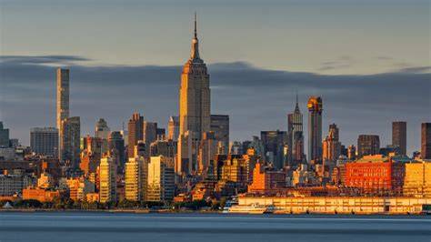 Regénybeli művészeti világ New Yorkban